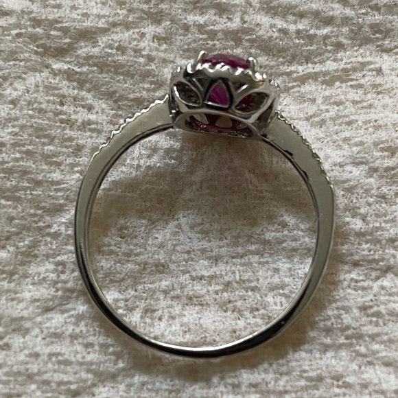 White gold w diamond and ruby stone - Picture 2 of 5